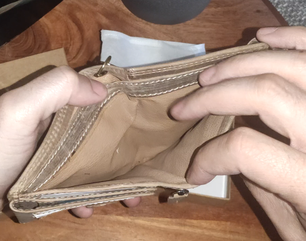 Herren Voll Leder Geldbörse mit RFID und NFC Schutz im Hochformat mit Vintage Leder und Sicherheitskette