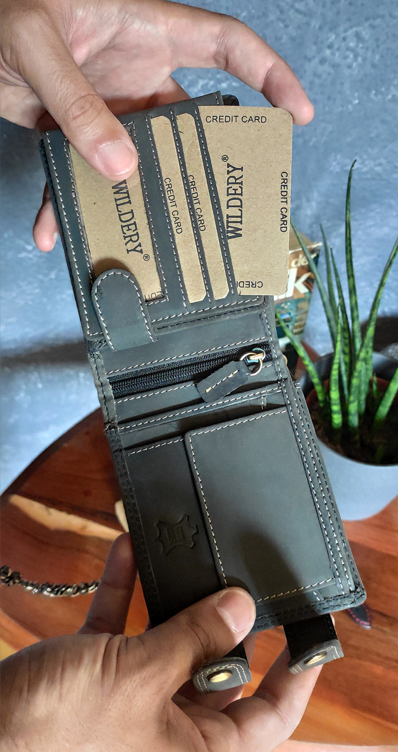 Herren Voll Leder Geldbörse mit RFID und NFC Schutz im Querformat im Vintage Look mit Sicherheitskette